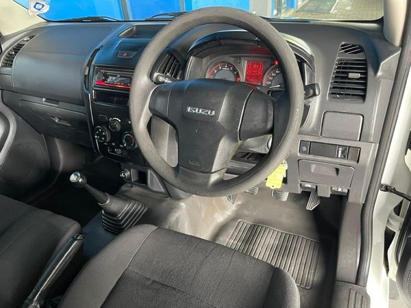 2020-Isuzu-D-Max-250-HO-Fleetside-Safety-Single-Cab image:3