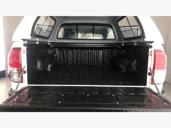2025-Toyota-Hilux-24-GD-6-Raider-4x4-Auto-Double-Cab image:13
