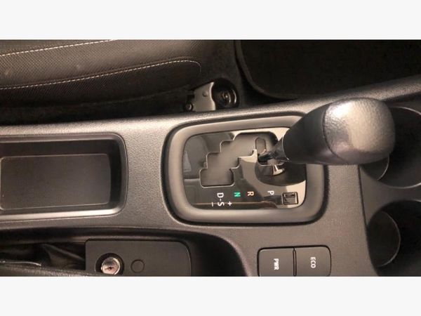 2025-Toyota-Hilux-24-GD-6-Raider-4x4-Auto-Double-Cab image:14