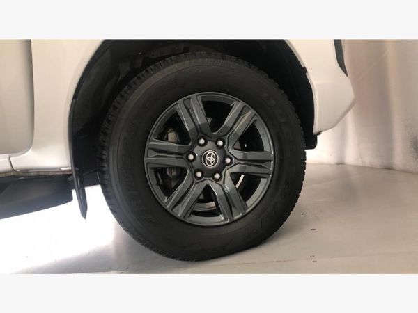 2025-Toyota-Hilux-24-GD-6-Raider-4x4-Auto-Double-Cab image:27