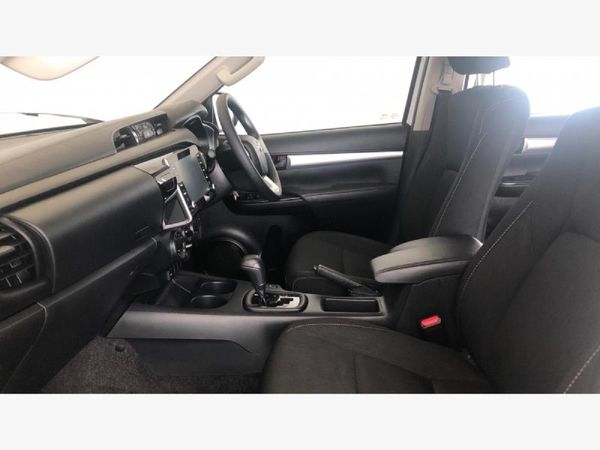 2025-Toyota-Hilux-24-GD-6-Raider-4x4-Auto-Double-Cab image:8