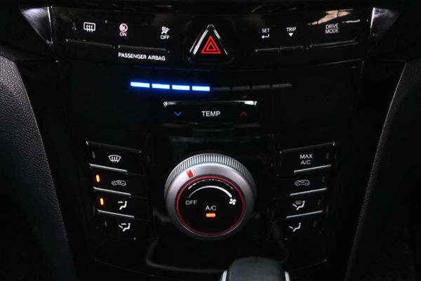 2025-Mahindra-XUV-3XO-12T-MX3-Auto image:14