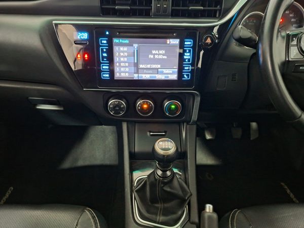 2018-Toyota-Corolla-16-Prestige image:17