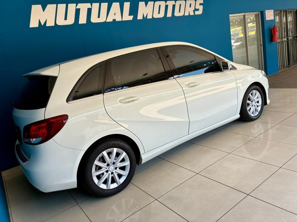 2015-Mercedes-Benz-B-Class-B-200-Auto image:1