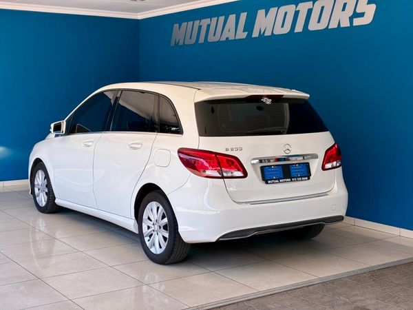 2015-Mercedes-Benz-B-Class-B-200-Auto image:2