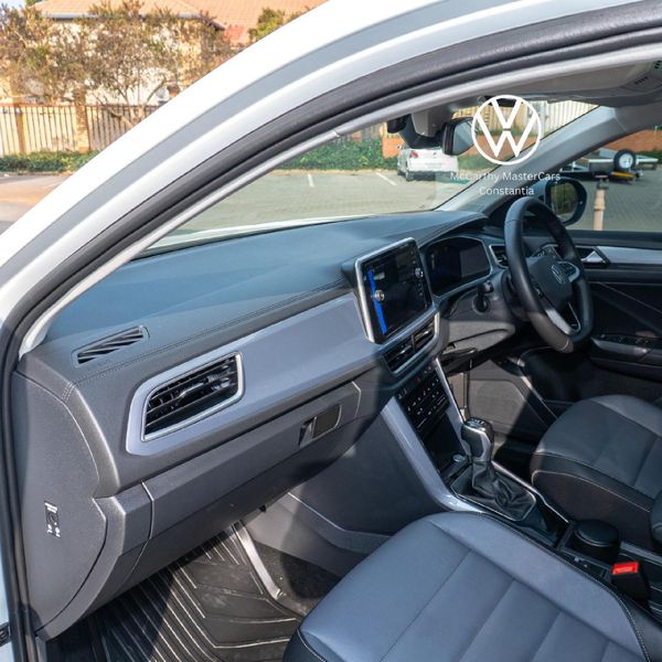 2025-Volkswagen-T-Roc-14-TSI-Design-Auto image:6