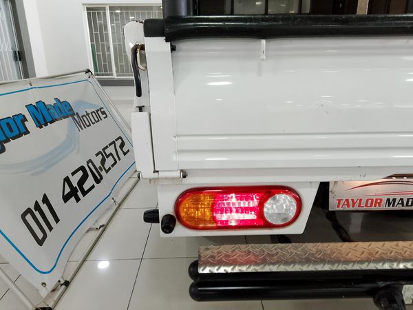 2021-Hyundai-H100-Bakkie-26D-Dropside image:6