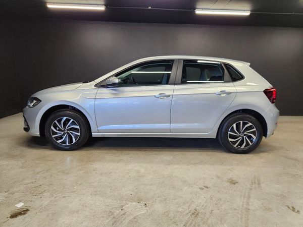 2025-Volkswagen-Polo-10-TSI image:3