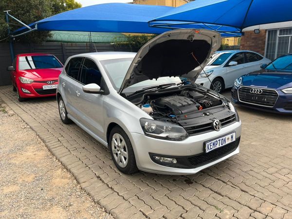2011-Volkswagen-Polo-12-TDI-Bluemotion-5-dr image:3