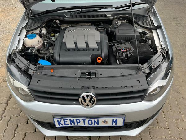 2011-Volkswagen-Polo-12-TDI-Bluemotion-5-dr image:4