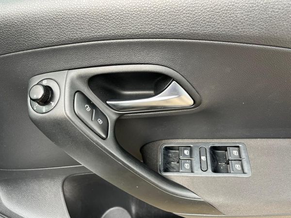 2011-Volkswagen-Polo-12-TDI-Bluemotion-5-dr image:5