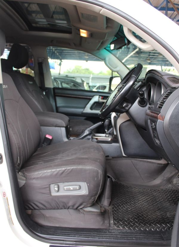 2011-Toyota-Land-Cruiser-200-45D-4D-VX image:10