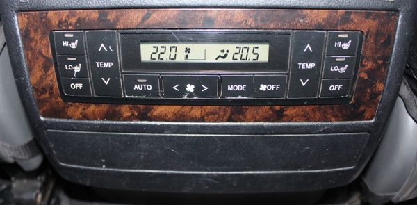 2011-Toyota-Land-Cruiser-200-45D-4D-VX image:20