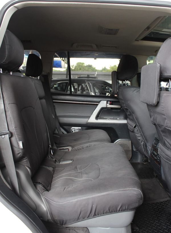 2011-Toyota-Land-Cruiser-200-45D-4D-VX image:23