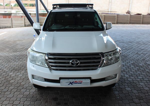 2011-Toyota-Land-Cruiser-200-45D-4D-VX image:2