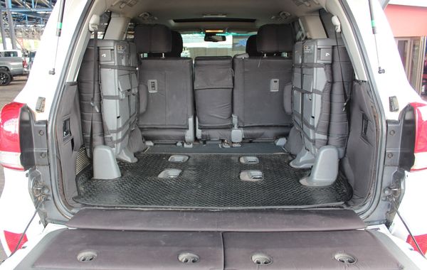 2011-Toyota-Land-Cruiser-200-45D-4D-VX image:6