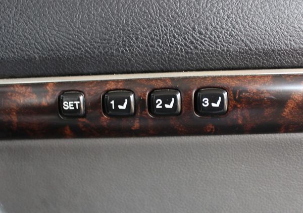 2011-Toyota-Land-Cruiser-200-45D-4D-VX image:7