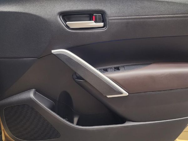 2025-Toyota-Corolla-Cross-18-XR image:15