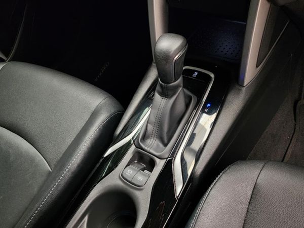 2025-Toyota-Corolla-Cross-18-XR image:18