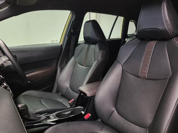 2025-Toyota-Corolla-Cross-18-XR image:24