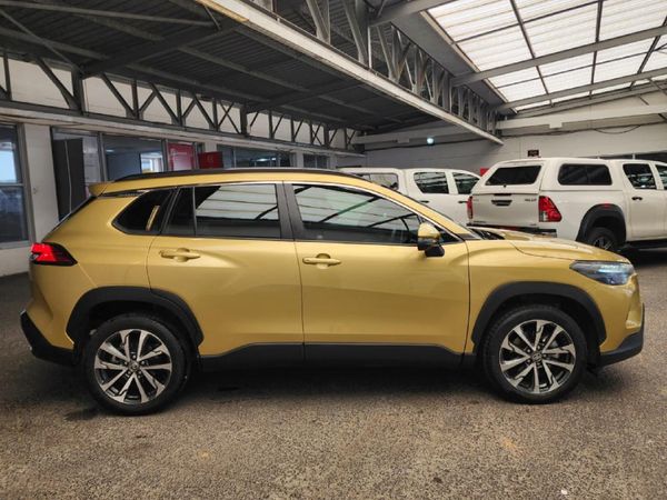 2025-Toyota-Corolla-Cross-18-XR image:8