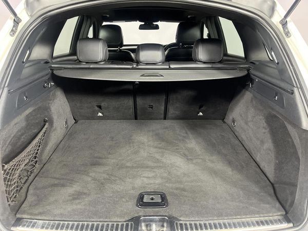 2018-Mercedes-Benz-GLC-250d-AMG image:13