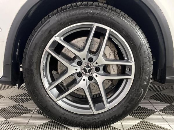 2018-Mercedes-Benz-GLC-250d-AMG image:4