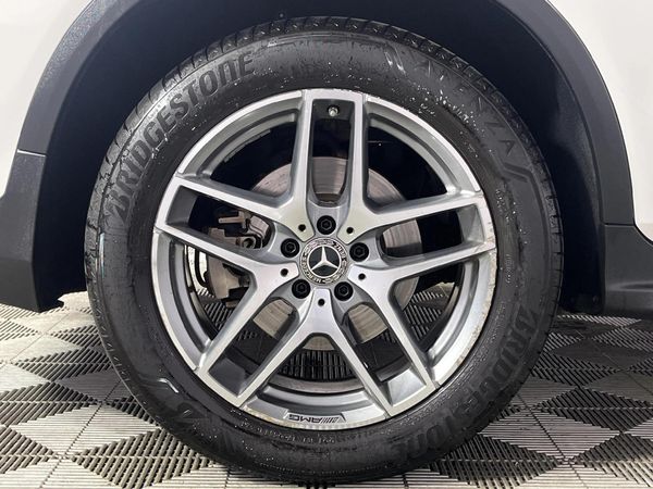 2018-Mercedes-Benz-GLC-250d-AMG image:7