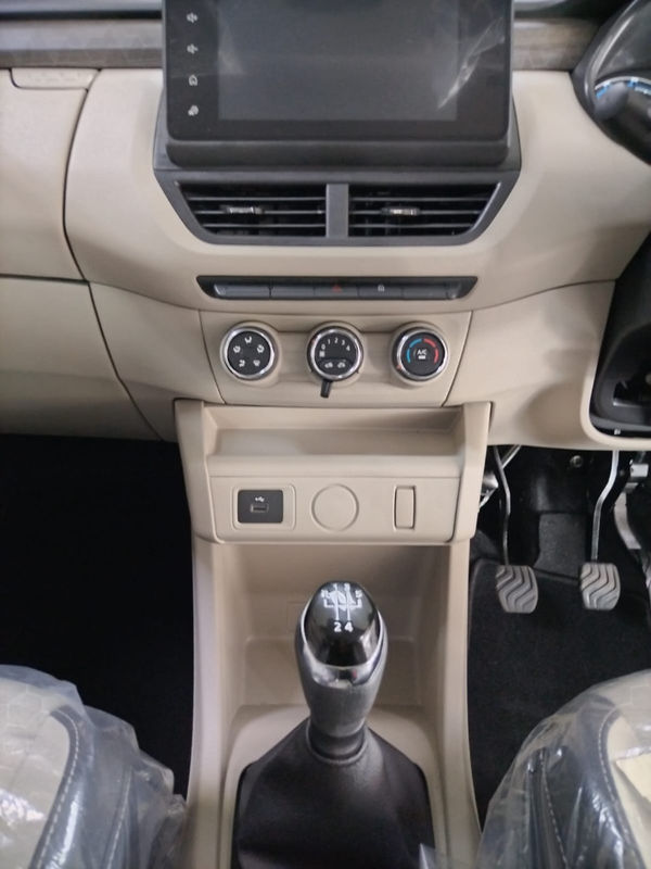 2026-Renault-Triber-LIKE-NUMAGSMFS-10-TECHNO image:9