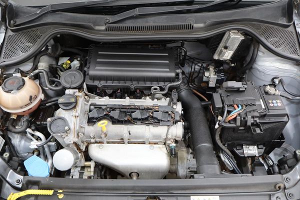 2021-Volkswagen-Polo-Vivo-14-Comfortline-5-dr image:21