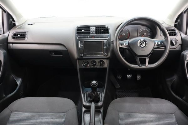 2021-Volkswagen-Polo-Vivo-14-Comfortline-5-dr image:7