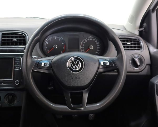 2021-Volkswagen-Polo-Vivo-14-Comfortline-5-dr image:8