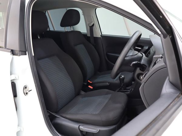 2023-Volkswagen-Polo-Vivo-14-Comfortline-5-dr image:15