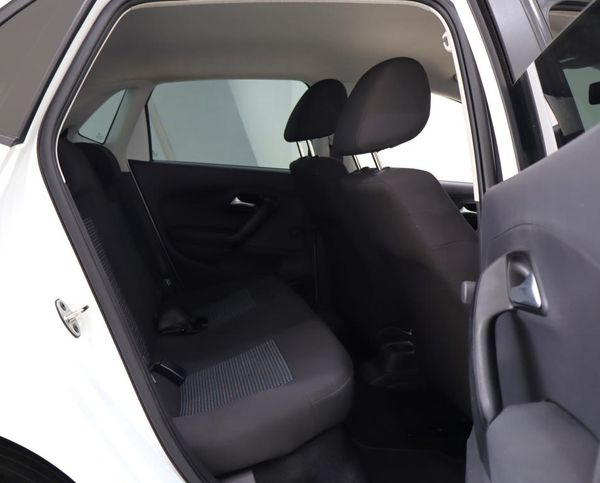 2023-Volkswagen-Polo-Vivo-14-Comfortline-5-dr image:16