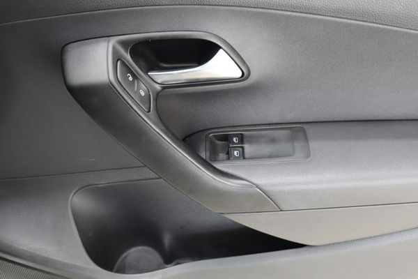 2023-Volkswagen-Polo-Vivo-14-Comfortline-5-dr image:18