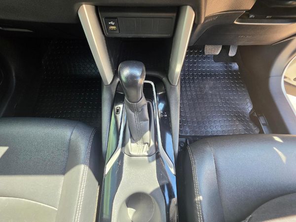 2022-Toyota-Corolla-Cross-18-XS image:9
