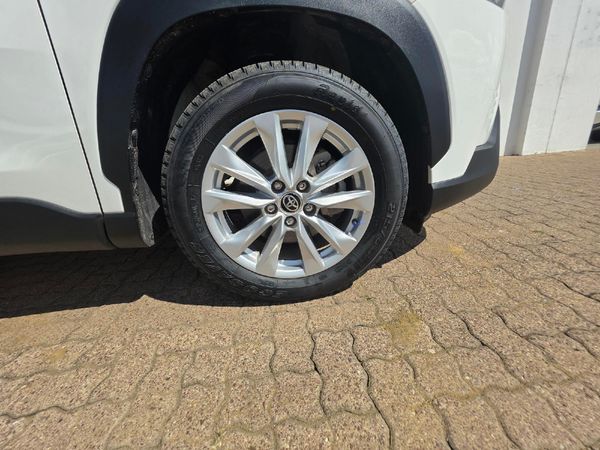 2022-Toyota-Corolla-Cross-18-XS image:13
