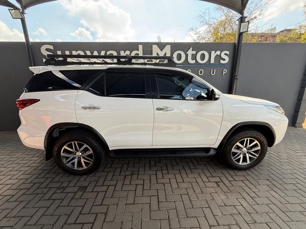 2017-Toyota-Fortuner-28-GD-6-4x4-Auto image:1