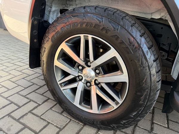 2017-Toyota-Fortuner-28-GD-6-4x4-Auto image:4