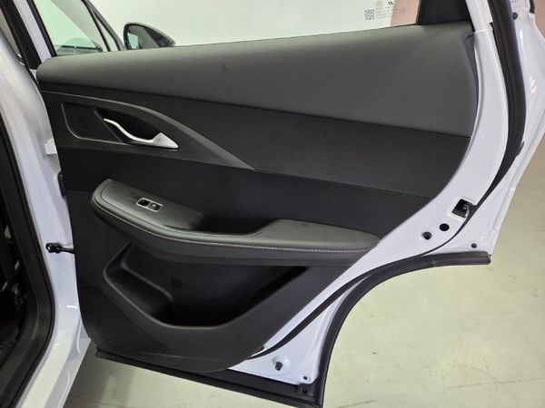 2025-Omoda-C5-15T-Elegance-X image:17
