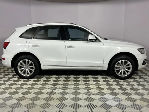 2019-Audi-Q5-20-TDI-quattro-Auto image:16