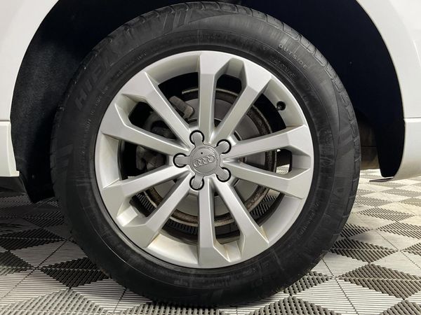 2019-Audi-Q5-20-TDI-quattro-Auto image:6