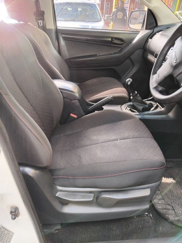 2019-Isuzu-KB-D-MAX image:9