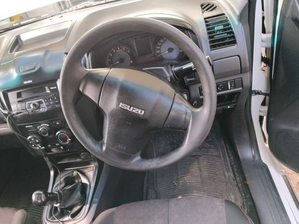 2019-Isuzu-KB-D-MAX image:8