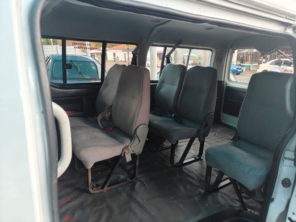 2016-Toyota-Quantum-25-D-4D-10-seat image:10