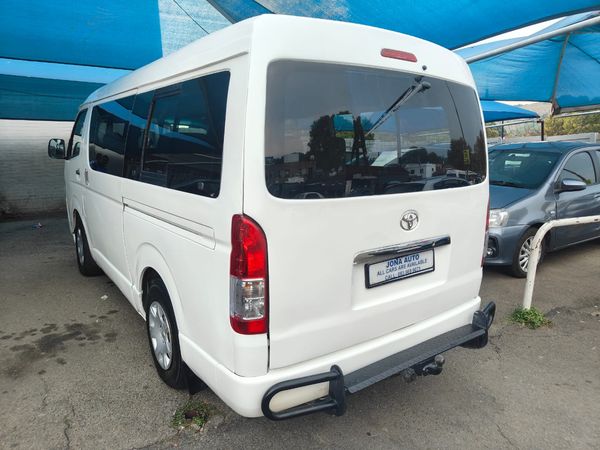 2016-Toyota-Quantum-25-D-4D-10-seat image:4