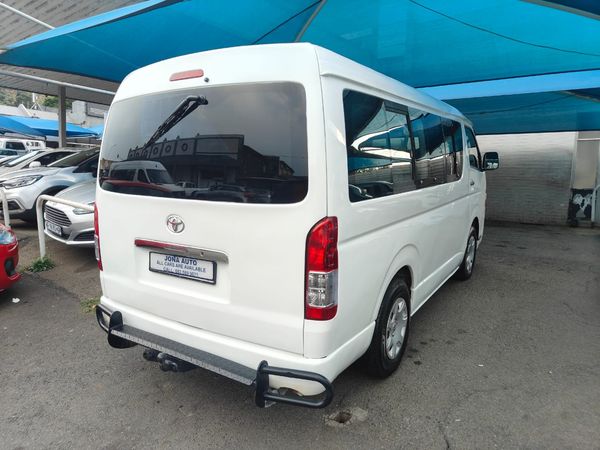 2016-Toyota-Quantum-25-D-4D-10-seat image:5