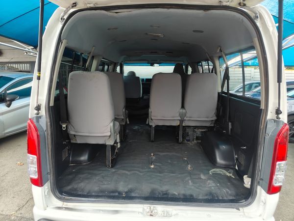 2016-Toyota-Quantum-25-D-4D-10-seat image:6