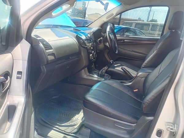 2019-Isuzu-D-Max-250-HO-Double-Cab image:9