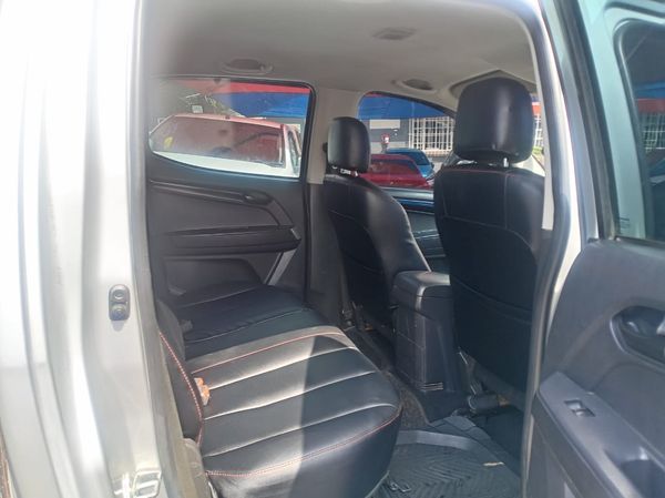 2019-Isuzu-D-Max-250-HO-Double-Cab image:10